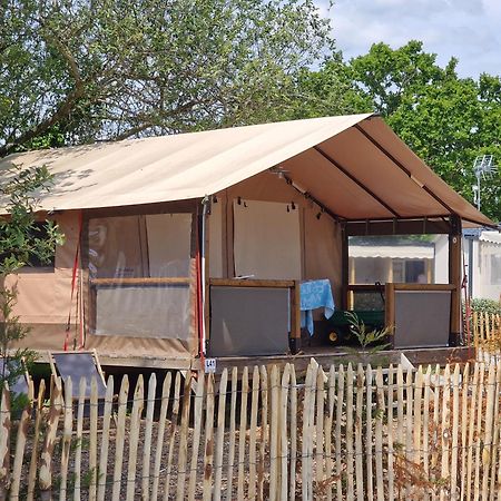 Lodge Les P'Tites Maisons Dans La Prairie Sallertaine Exterior foto